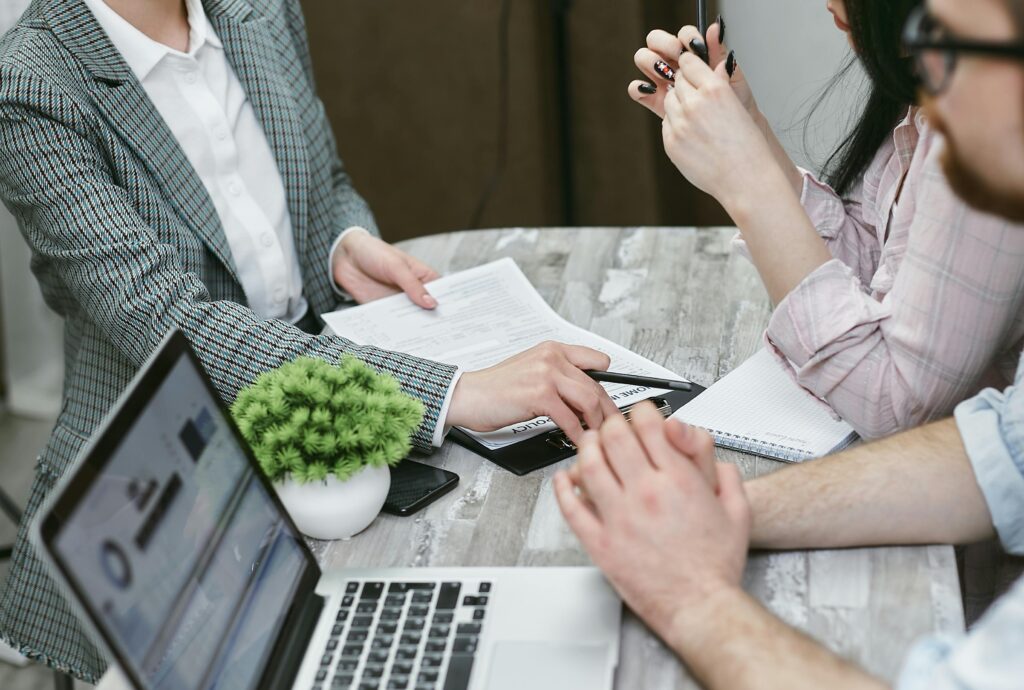 Why you should hire a mortgage broker to get a Home Equity Line of Credit in Mississauga